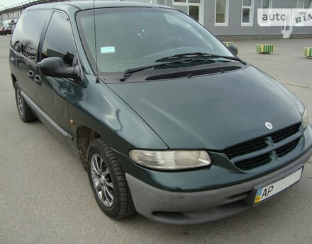 Dodge Caravan 2000 года