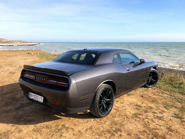 Dodge Challenger 2018 року