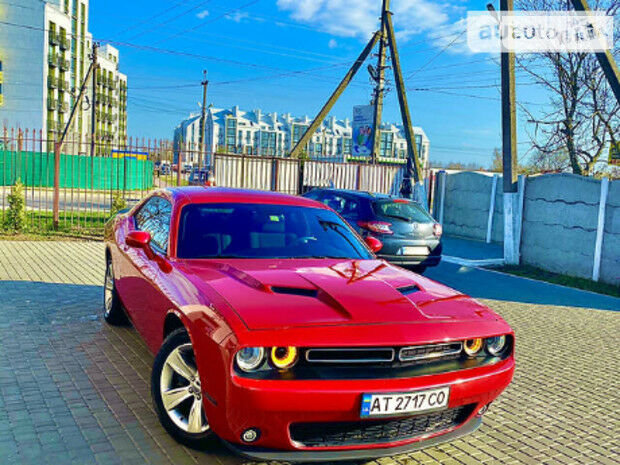 Dodge Challenger 2015 года