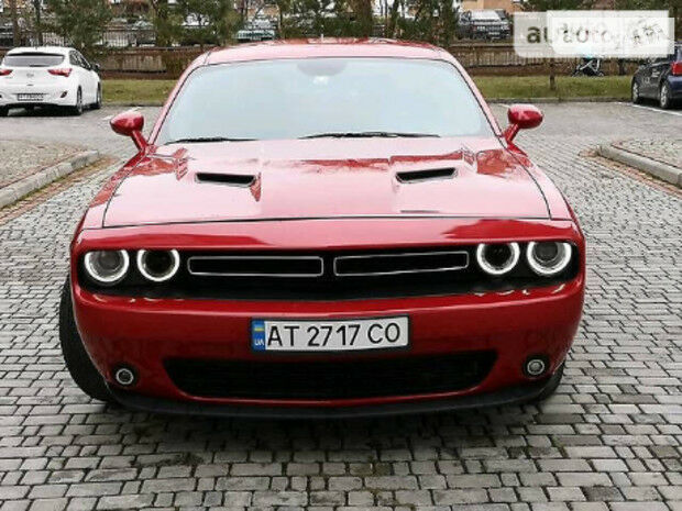 Dodge Challenger 2015 года