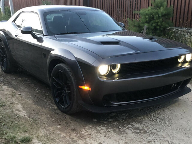 Dodge Challenger 2018 года