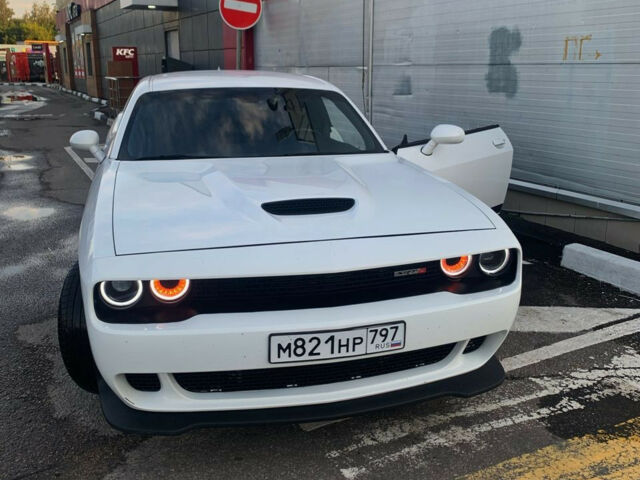 Dodge Challenger 2017 года