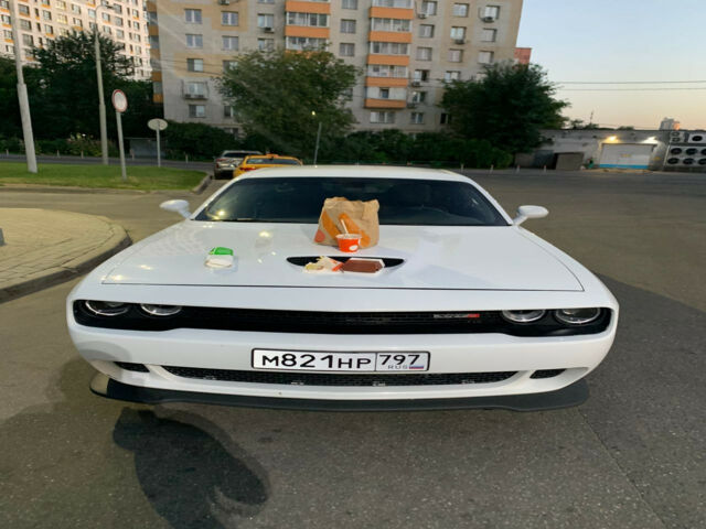 Dodge Challenger 2017 года