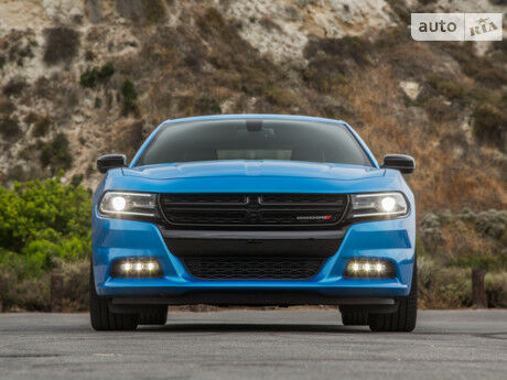 Dodge Charger 2011 года