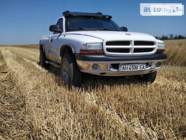 Dodge Dakota 2003 року