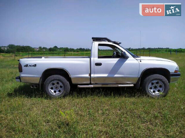 Dodge Dakota 2003 року