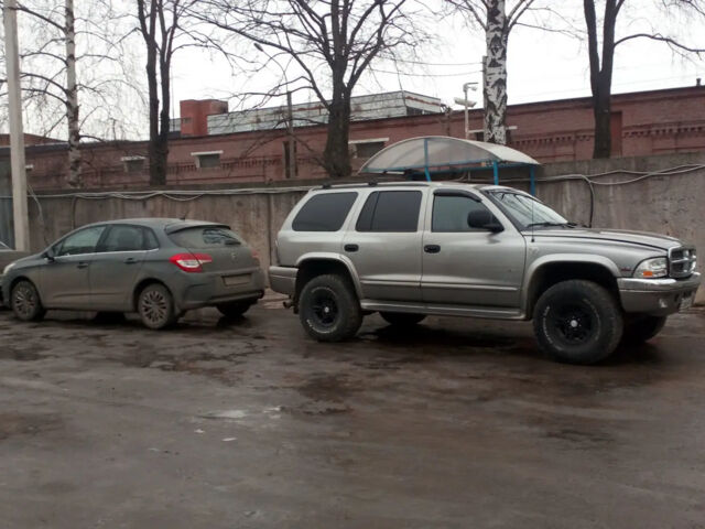 Dodge Durango 2000 року