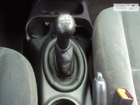Додж Неон 2000 года Dodge Neon 2000 года
