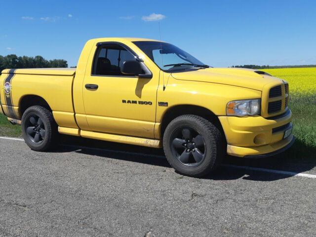Dodge RAM 2004 року