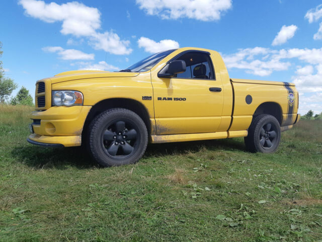 Dodge RAM 2004 року