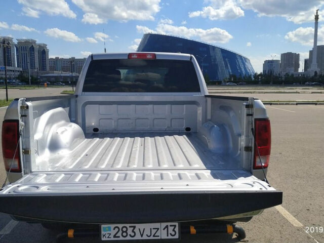 Dodge RAM 2012 года