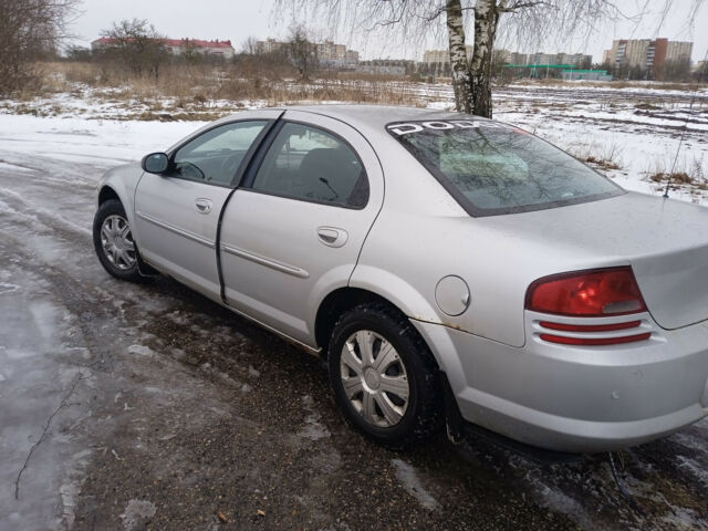 Dodge Stratus 2002 года