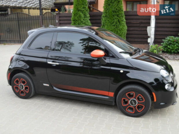 Fiat 500e 2017 года