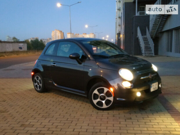 Fiat 500e 2015 года