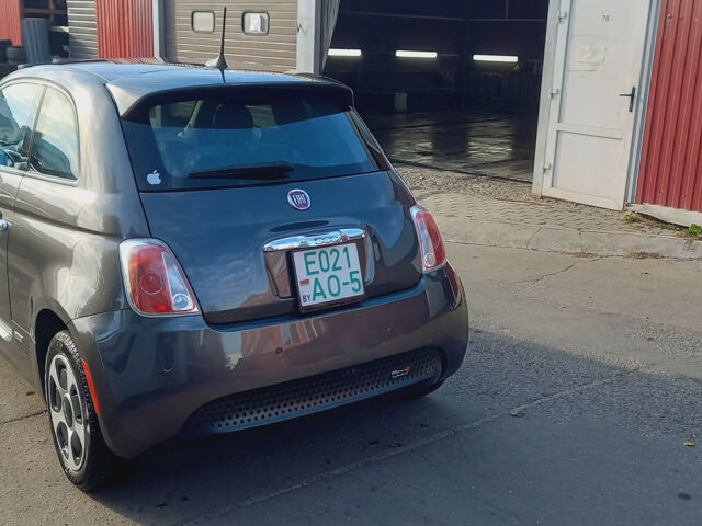 Fiat 500e 2017 года
