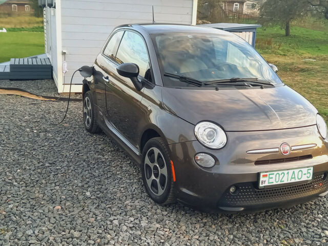 Fiat 500e 2017 года