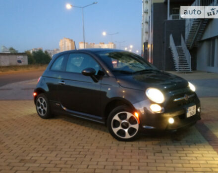 Фото на отзыв с оценкой 4.6 о Fiat 500e 2015 году выпуска от автора "Алекс" с текстом: + хорошая управляемость и достаточная мощность, чтобы сорваться со светофора первым, экономичност...