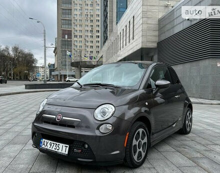 Fiat 500e 2017 року