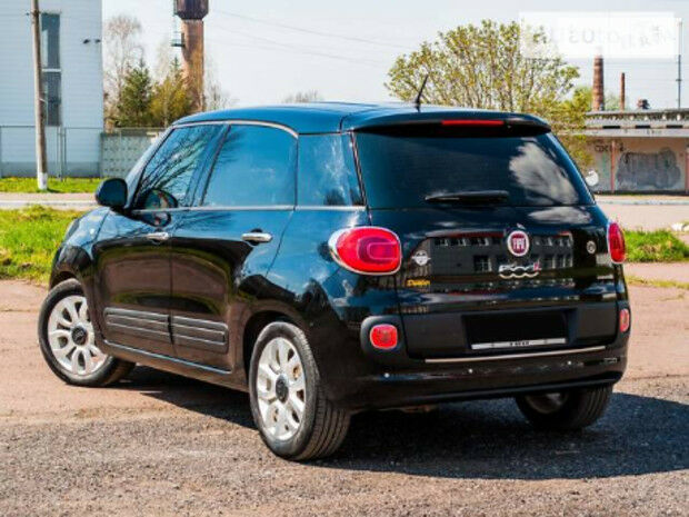 Fiat 500L 2013 года