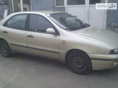 Фиат Брава 1999 року Fiat Brava 1999 року