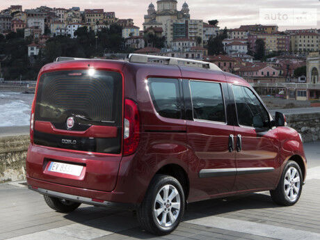 Fiat Doblo Panorama 2009 року