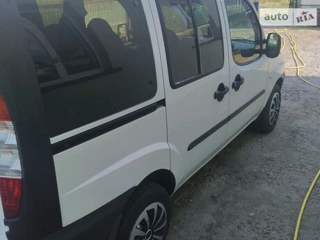 Фиат Добло пасс. 2005 года Fiat Doblo пасс. 2005 года