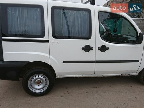 Фиат Добло пасс. 2003 року Fiat Doblo пасс. 2003 року