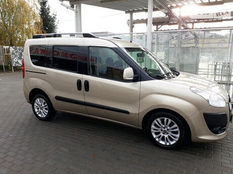 Фиат Добло пасс. 2010 года Fiat Doblo пасс. 2010 года