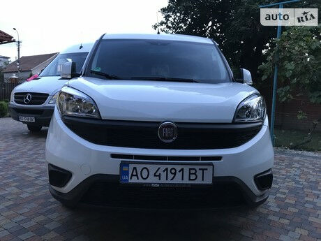 Фиат Добло пасс. 2017 року Fiat Doblo пасс. 2017 року