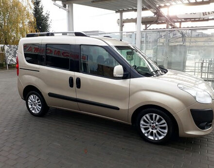 Fiat Doblo пасс. 2010 года