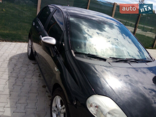 Фиат Гранде Пунто 2006 року Fiat Grande Punto 2006 року