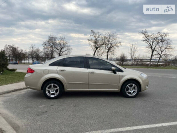 Fiat Linea 2012 года