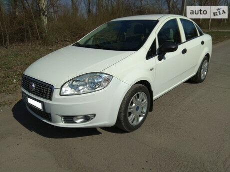 Фиат Линеа 2009 года Fiat Linea 2009 года