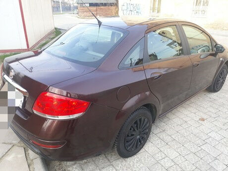 Фиат Линеа 2013 року Fiat Linea 2013 року