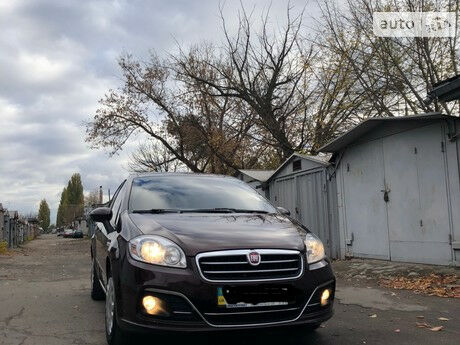 Фиат Линеа 2013 года Fiat Linea 2013 года