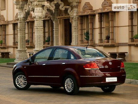 Фиат Линеа 2007 року Fiat Linea 2007 року
