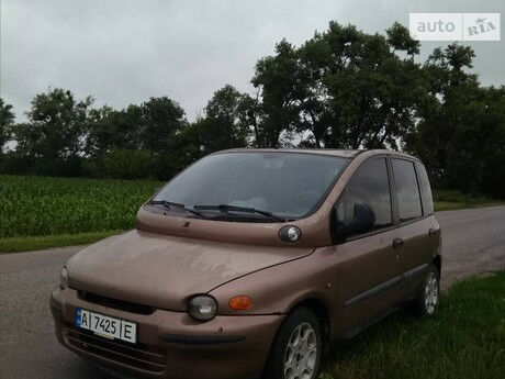Фиат Мультипла 2000 года Fiat Multipla 2000 года