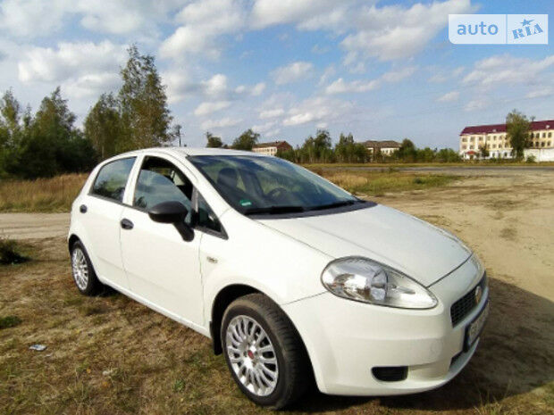 Fiat Punto 2009 року