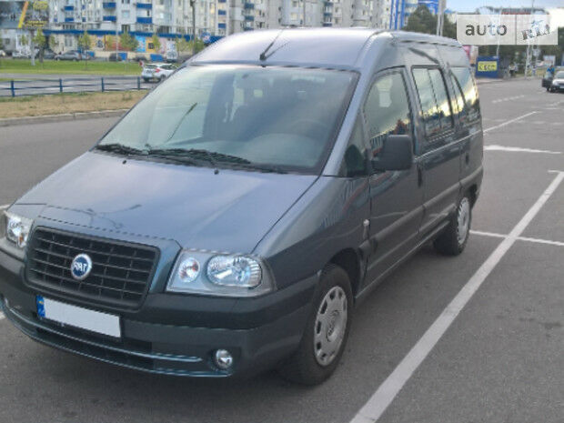 Fiat Scudo пасс. 2005 року