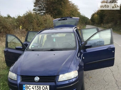Фиат Стило 2005 року Fiat Stilo 2005 року