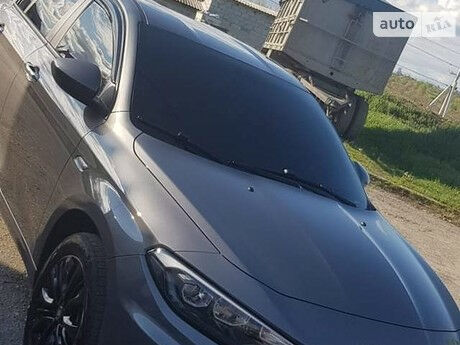 Fiat Tipo 2019 року