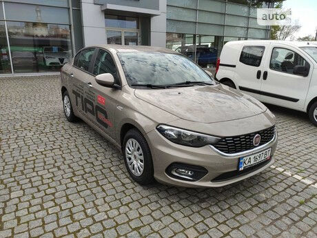 Fiat Tipo 2020 года