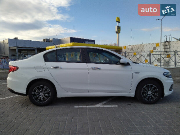 Фиат Типо 2017 года Fiat Tipo 2017 года
