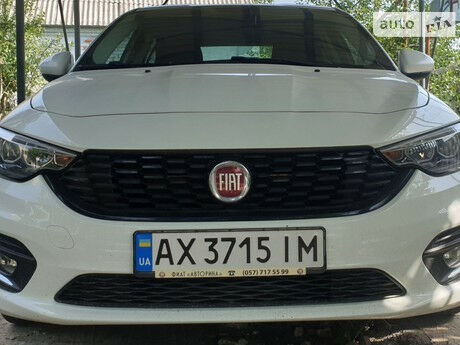 Fiat Tipo 2019 року