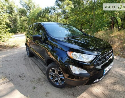 Фото на отзыв с оценкой 5 о Ford EcoSport 2018 году выпуска от автора "Сергей" с текстом: Отличная машина, высокая, приёмистая, хороший обзор, подогрев стекла, багажника мне больше и не н...