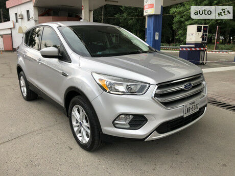 Ford Escape 2017 года