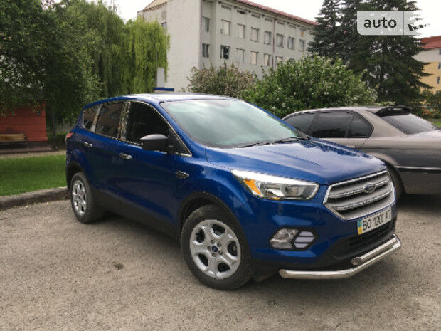 Ford Escape 2017 года