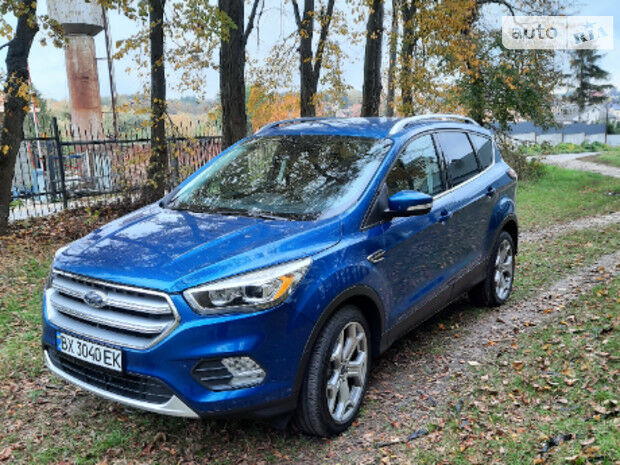 Ford Escape 2016 года