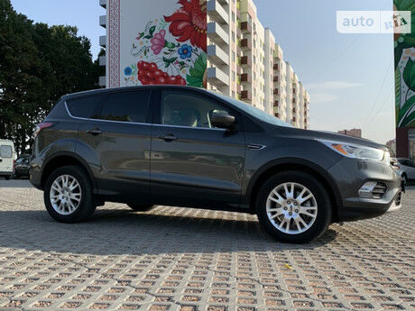Форд Эскейп 2016 года Ford Escape 2016 года