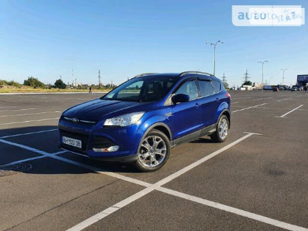 Ford Escape 2015 года